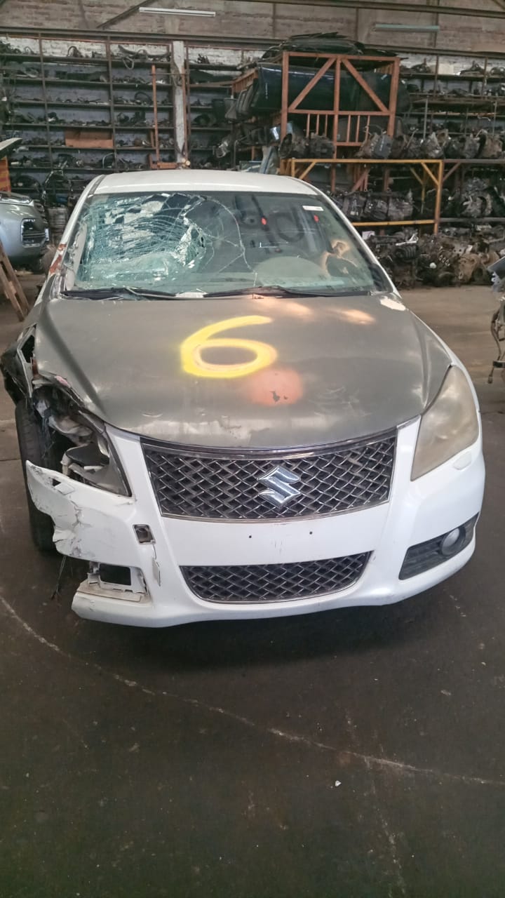 PICK UP Suzuki KIZASHI 2011,  EN DESARME